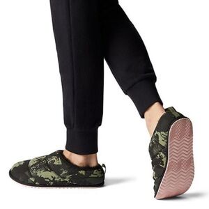 Sorel Go Bodega Run Slippers NEW Size 7